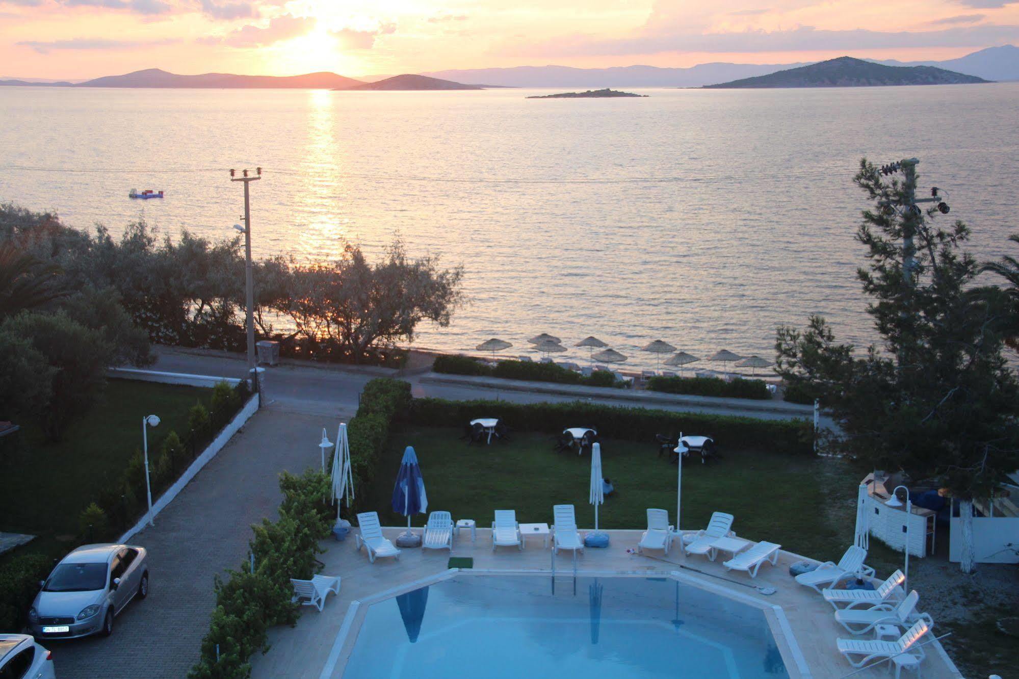 Ege Apart & Hotel Ayvalik Exterior photo